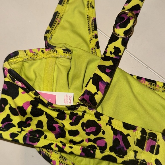 VS Underwire Bra Swim Top - Picture 2 of 2